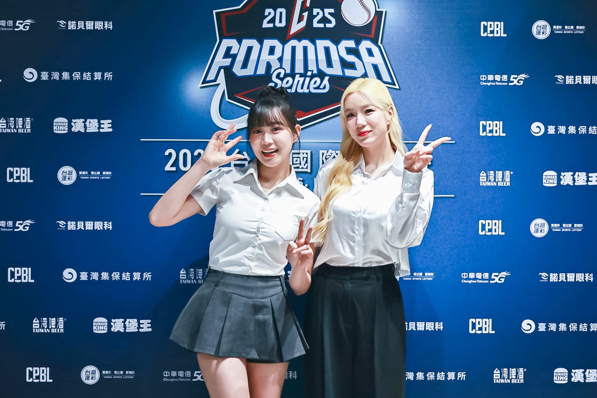 Passion Sisters 中信兄弟啦啦隊邊荷律、李丹妃