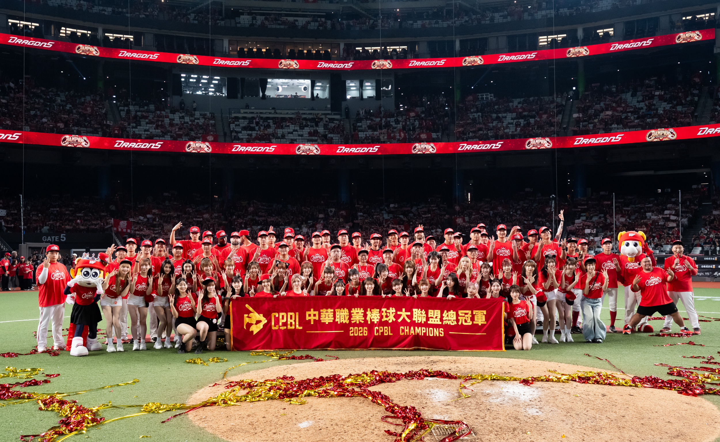 味全龍拿下中華職棒 37 年總冠軍，攝影：Kenny Hsu 徐昌國 / Capture At Media 蓋艾傳媒